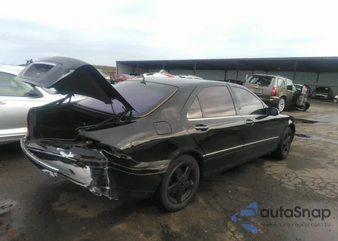 2004 Mercedes-Benz S 500 z USA, uszkodzony, nr VIN WDBNG75J44A428390